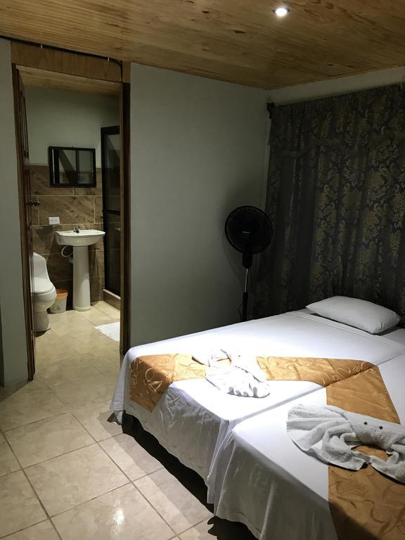 Manuel Antonio Hostel Resort Zewnętrze zdjęcie
